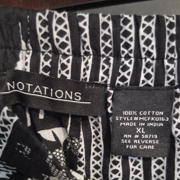 Notations Black and White Patterned Maxi Skirt - Picture 3 of 4